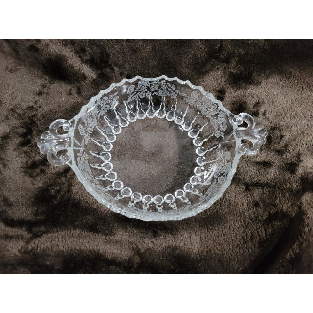Etched glass dish with handles pretty detail 8"wide‎